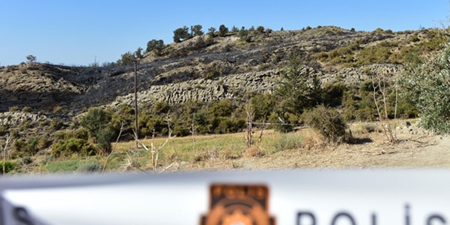 Siyasiler olay yerinde incelemelerde bulunuyor