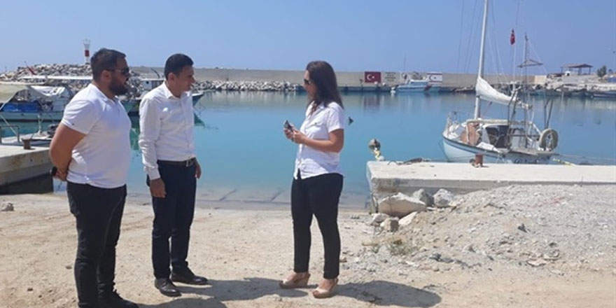 Bakan Oğuz balıkçı barınağını ziyaret etti