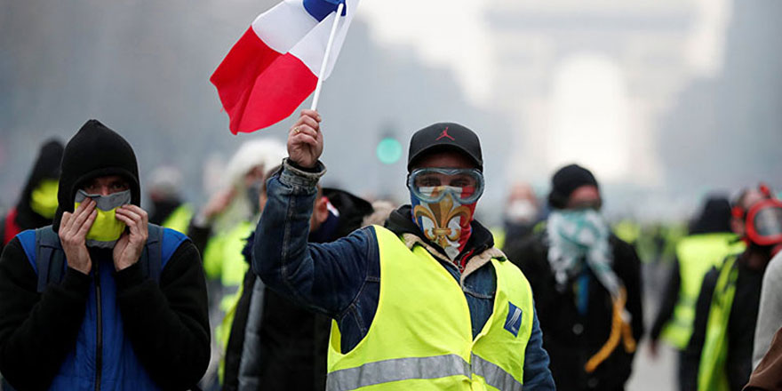 Sarı Yelekler’in eylemleri devam ediyor