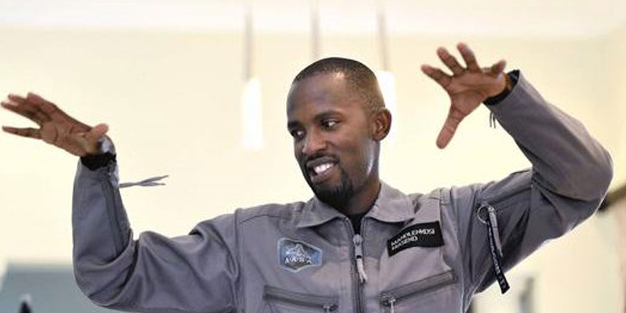 Uzaya çıkması planlanan ilk siyahi Afrikalı motosiklet kazasında öldü