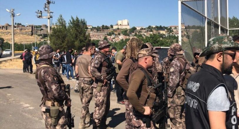 Hevsel Bahçeleri'nde uyuşturucu operasyonu