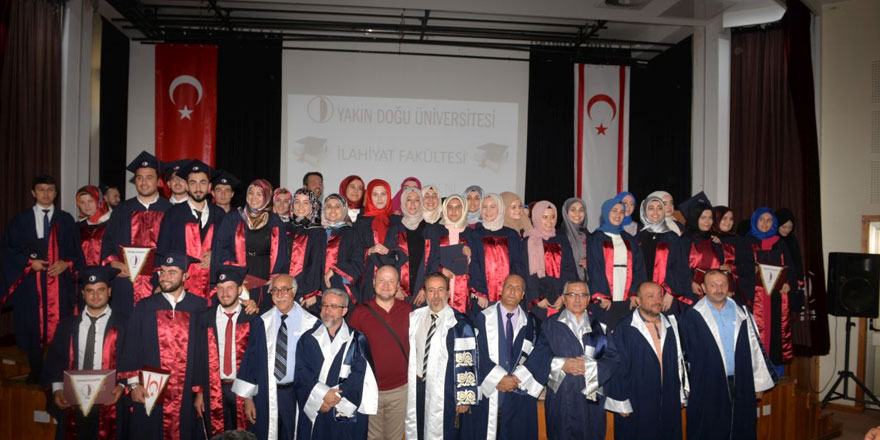 Yakın Doğu Üniversitesi İlahiyat Fakültesi Mezunları Diplomalarını Aldı…
