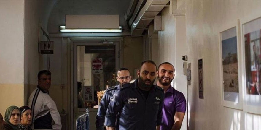 İsrail'in sınır dışı etmeye çalıştığı AA muhabirinden haber alınamıyor