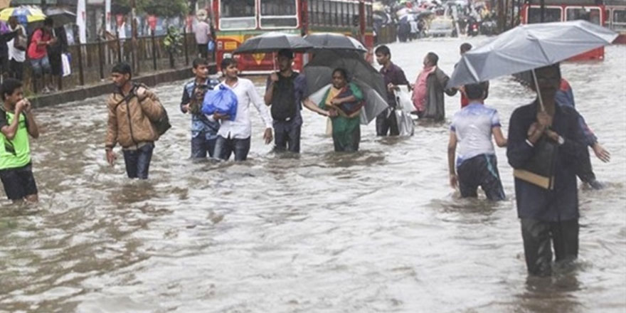 Hindistan'daki sellerin bilançosu ağırlaşıyor