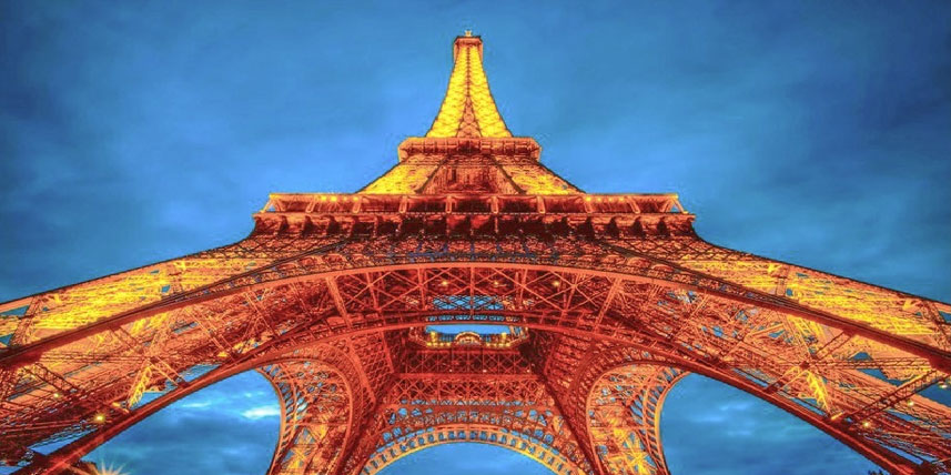 Eyfel 10 dakikada eridi