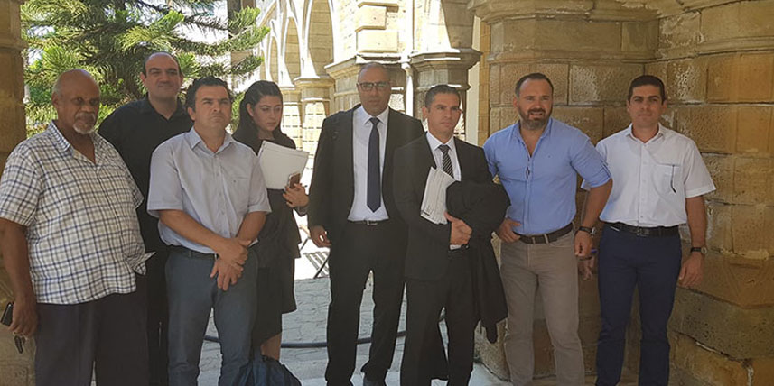 Mahkeme maaş kesintisini durdurdu