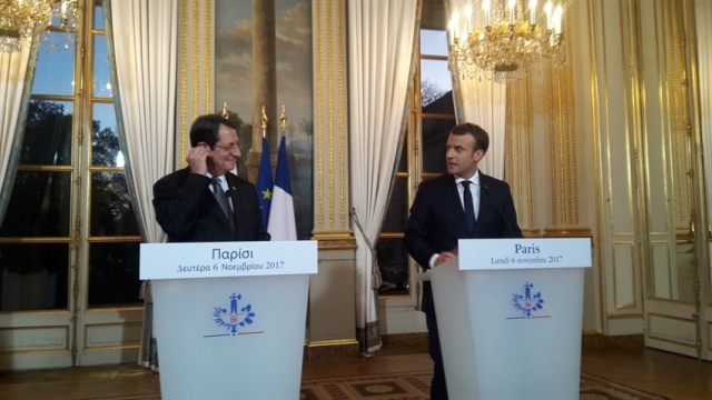 Macron ile Anastasiadis Paris'te görüştü