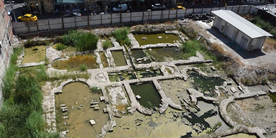 İzmir'de yosun tutan Roma hamamı hakkında açıklama