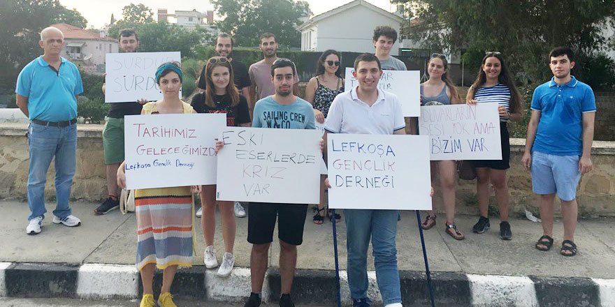 Gençlerden surlar için eylem