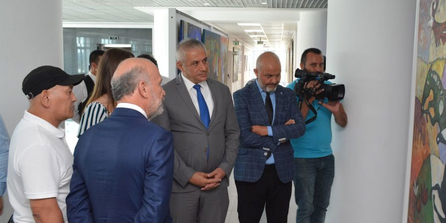 41 eserden oluşan Kazakistan Sanatçıları Sergisi  Taçoy tarafından açıldı