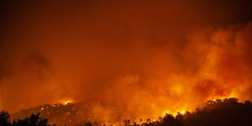 Yunanistan orman yangınlarını söndüremiyor
