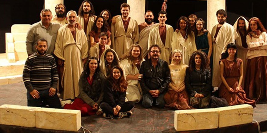 “İlk tiyatromu Girne halk evi’nde izledim”