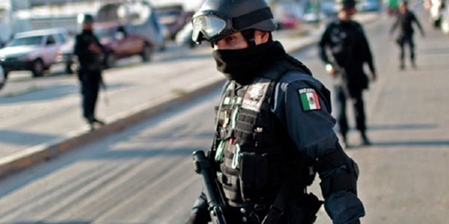 Kaçak göçmenlerin saklandığı eve baskın