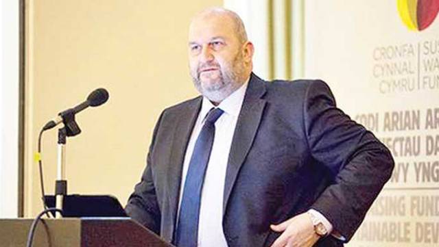 Tacizle suçlanan bakan ölü bulundu