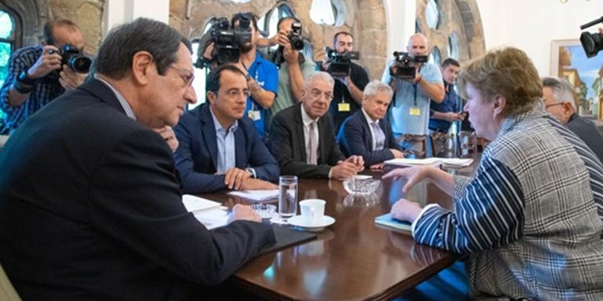 Anastasiadis ile Lute bugün de bir saat görüştü