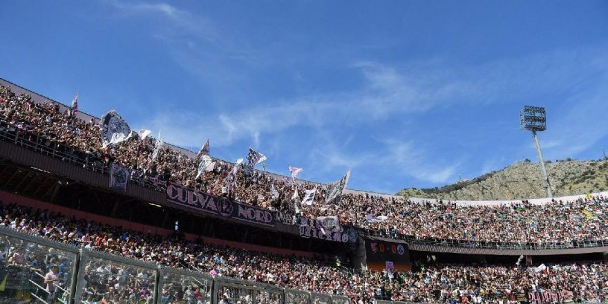 Küme düşürülen Palermo seyirci rekoru kırdı!
