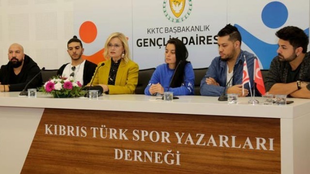 Genç sanatçılar sahnede