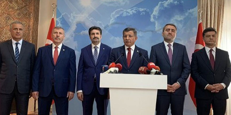 Davutoğlu AK Parti'den istifa etti
