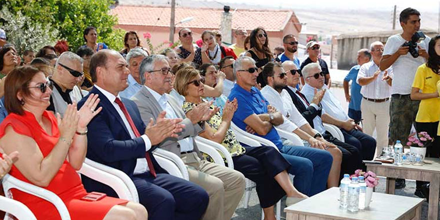 "Geleneklerimizden kopmamamız son derece önemlidir"
