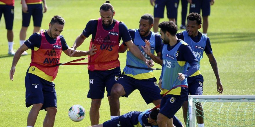 Emre ve Isla ayrı çalıştı