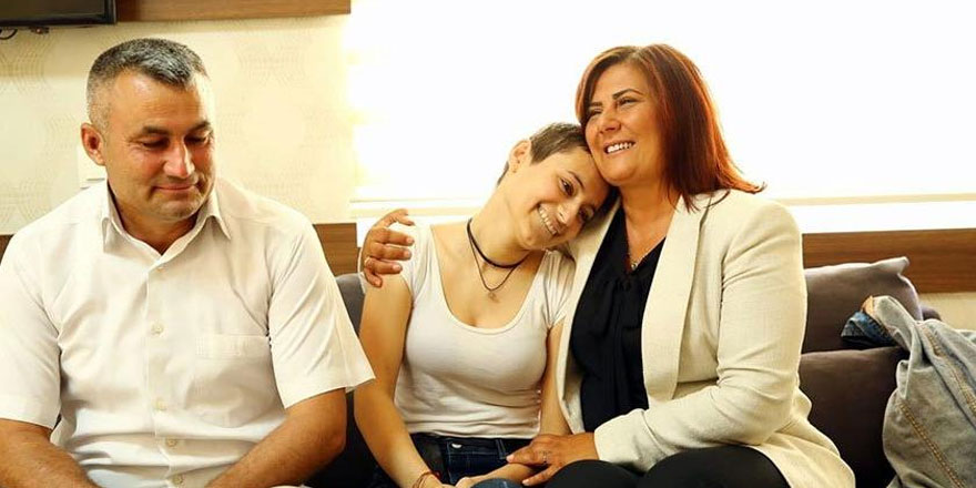 Topuklu Efe’den ilik nakli bekleyen baba-kız için bağış kampanyası