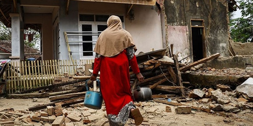 Endonezya'daki depremde ölü sayısı artıyor