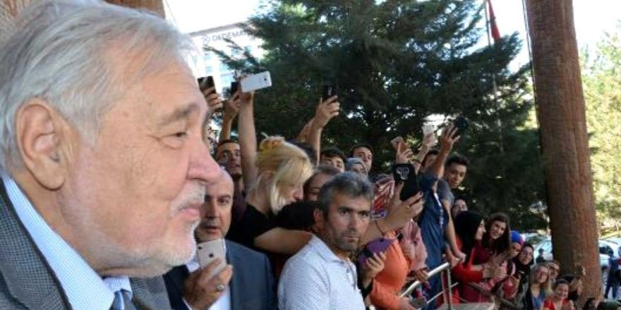 Prof. Dr. Ortaylı: Bilmediğiniz şey, yanında akan suyu seyreden öküzden beterdir