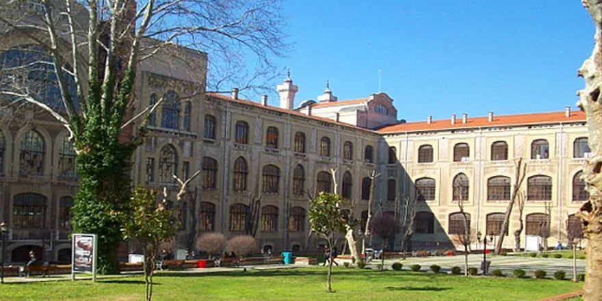 Sınıfta kalan 7 öğrenci Marmara Üniversitesi'ni mahkemeye verdi