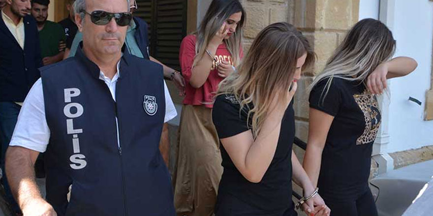 19 öğrenci alkol tesiri altında birbirlerine girdiler