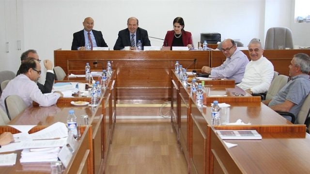 Komiteden bir yasa tasarısı ve bir yasa önerisine onay