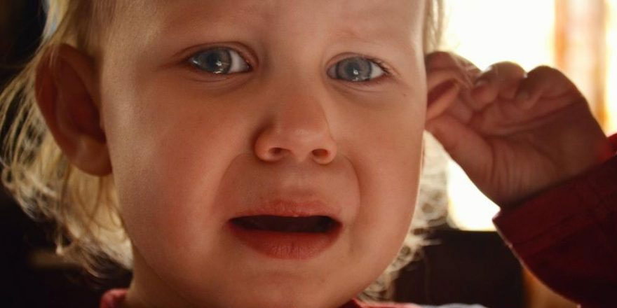 Çocuklarda orta kulak iltihabı belirtileri ve tedavisi