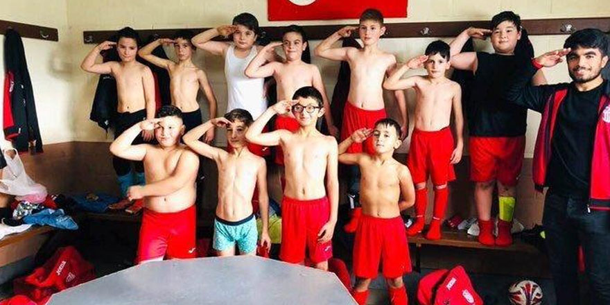 Yok artık! Belçika’daki Beringen Türkgücü’nün 9 yaşındaki futbolcularına ‘asker selamı’ soruşturması!