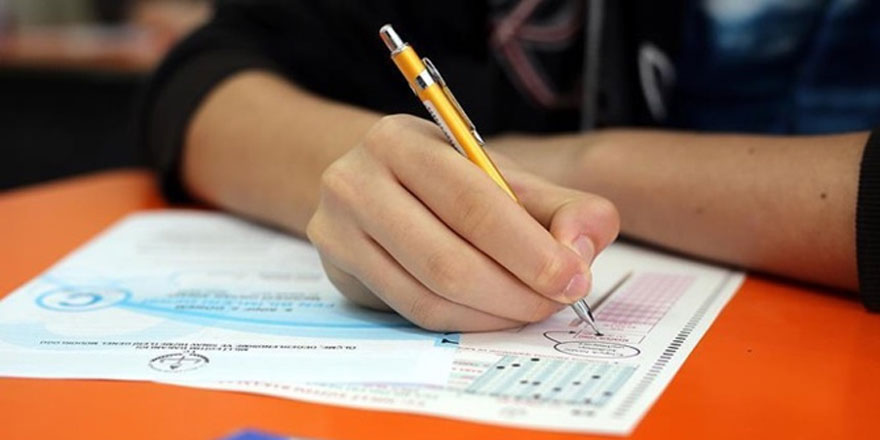 Kendisi yerine sınavlara 8 dublör sokan milletvekili üniversiteden atıldı