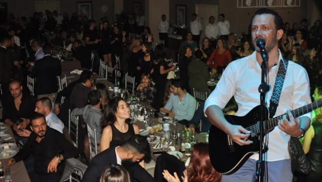 Korhan, doyasıya eğlendirdi