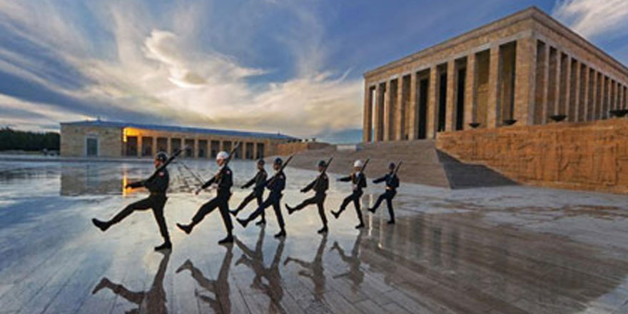 Anıtkabir'deki engellemeye suç duyurusu