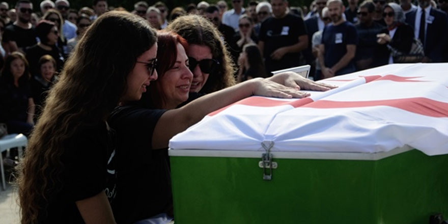 Uçak kazasında hayatını kaybeden pilot Özcezarlı için tören düzenlendi