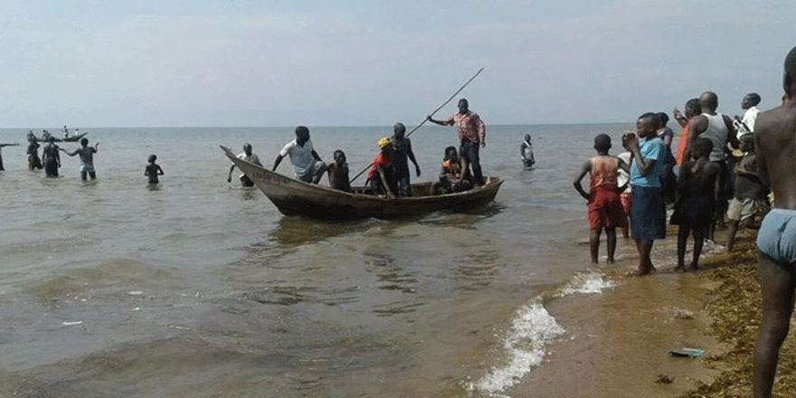 Kongo Demokratik Cumhuriyeti'nde tekne alabora oldu