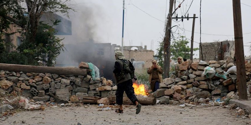 Yemen'de Husilerin Siha saldırısında 6 sivil öldü