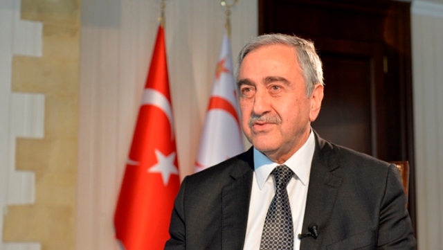 Cumhuriyet Bayramı Kutlamaları, Cumhurbaşkanı Akıncı’nın Bayrak Radyo Televizyonundan yaptığı konuşma ve top atışıyla başladı