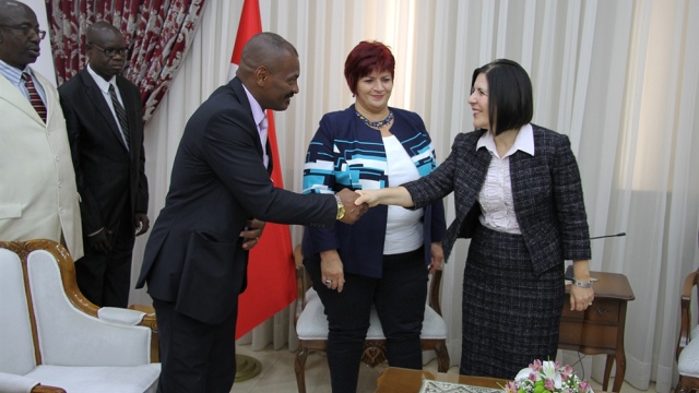 Siber: “Özellikle kültürel ve spor alanında ambargo olmaz”