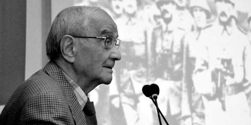 Prof. Dr. Mümtaz Soysal hayatını kaybetti