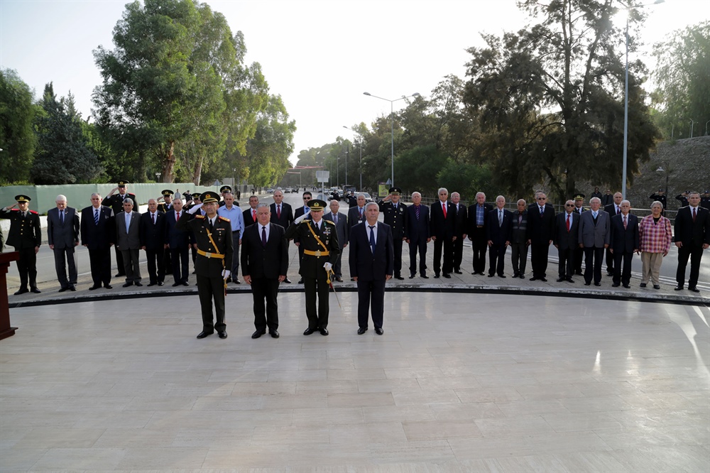 Lefkoşa Şehitler Anıtı’nda tören düzenlendi