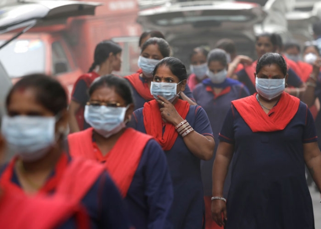 Hindistan'da hava kirliği protesto edildi