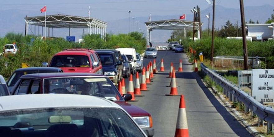 Kıbrıslı Rumların KKTC’ye geçişleri üçe katlandı