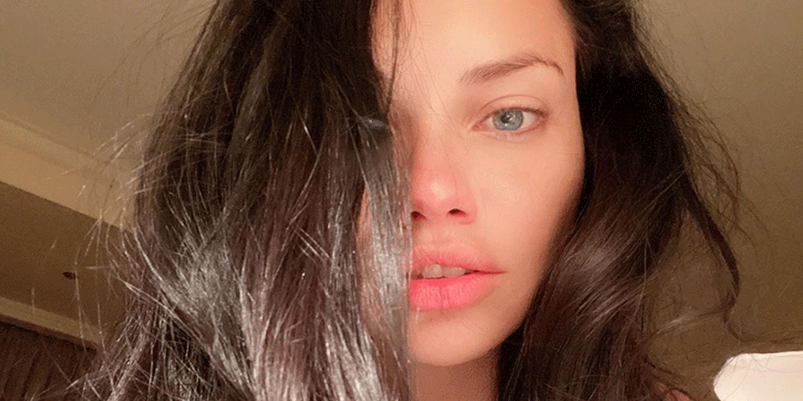 Adriana Lima yeni saçlarıyla Khaleesi'ye benzetildi