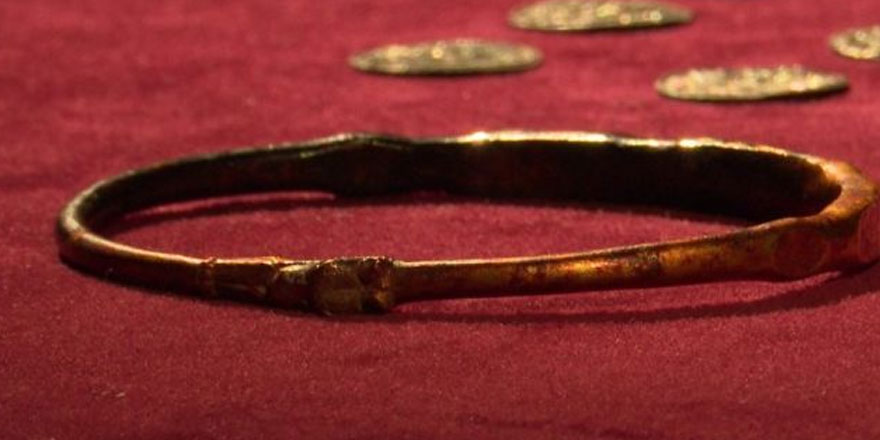 Hazine avcılarının çaldığı Viking definesi 'tarihi yeniden yazabilir'