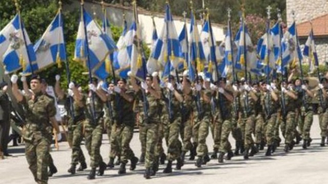 Yunan alayı askerleri ırkçılıktan şikâyetçi