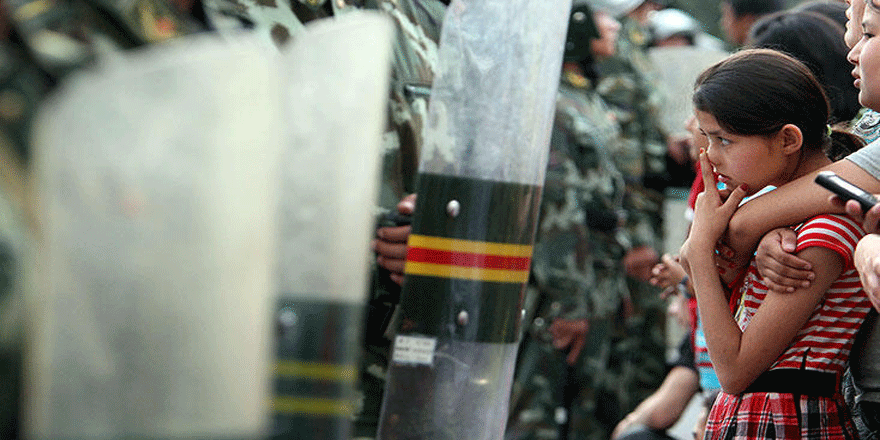 Çin'den yeni Uygur planı: ABD'li diplomatlara vize kısıtlaması