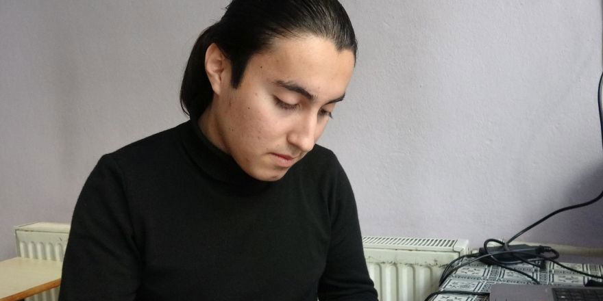 Apple'ın bir açığını daha buldu