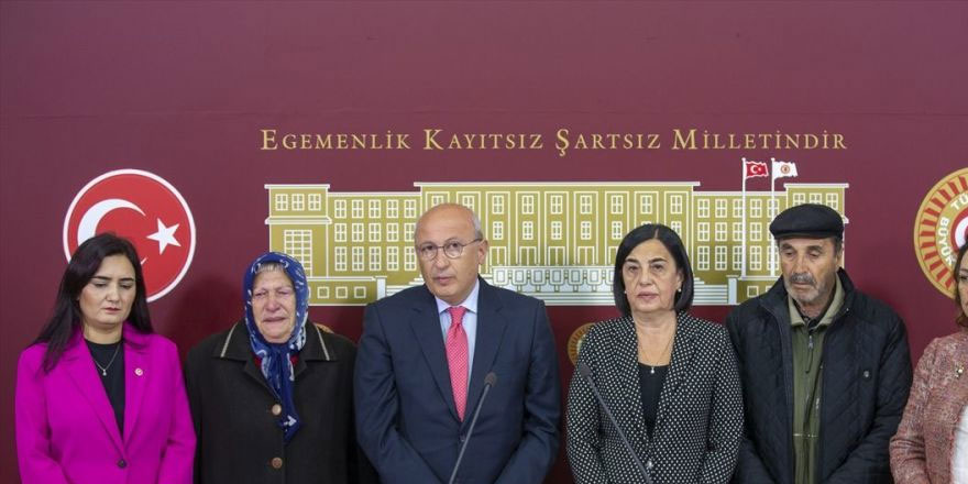 CHP'li Çakırözer, Ayşe Tuba'nın ailesiyle birlikte Meclis'ten seslendi: Kadına yönelik şiddetin uzlaştırması olmaz